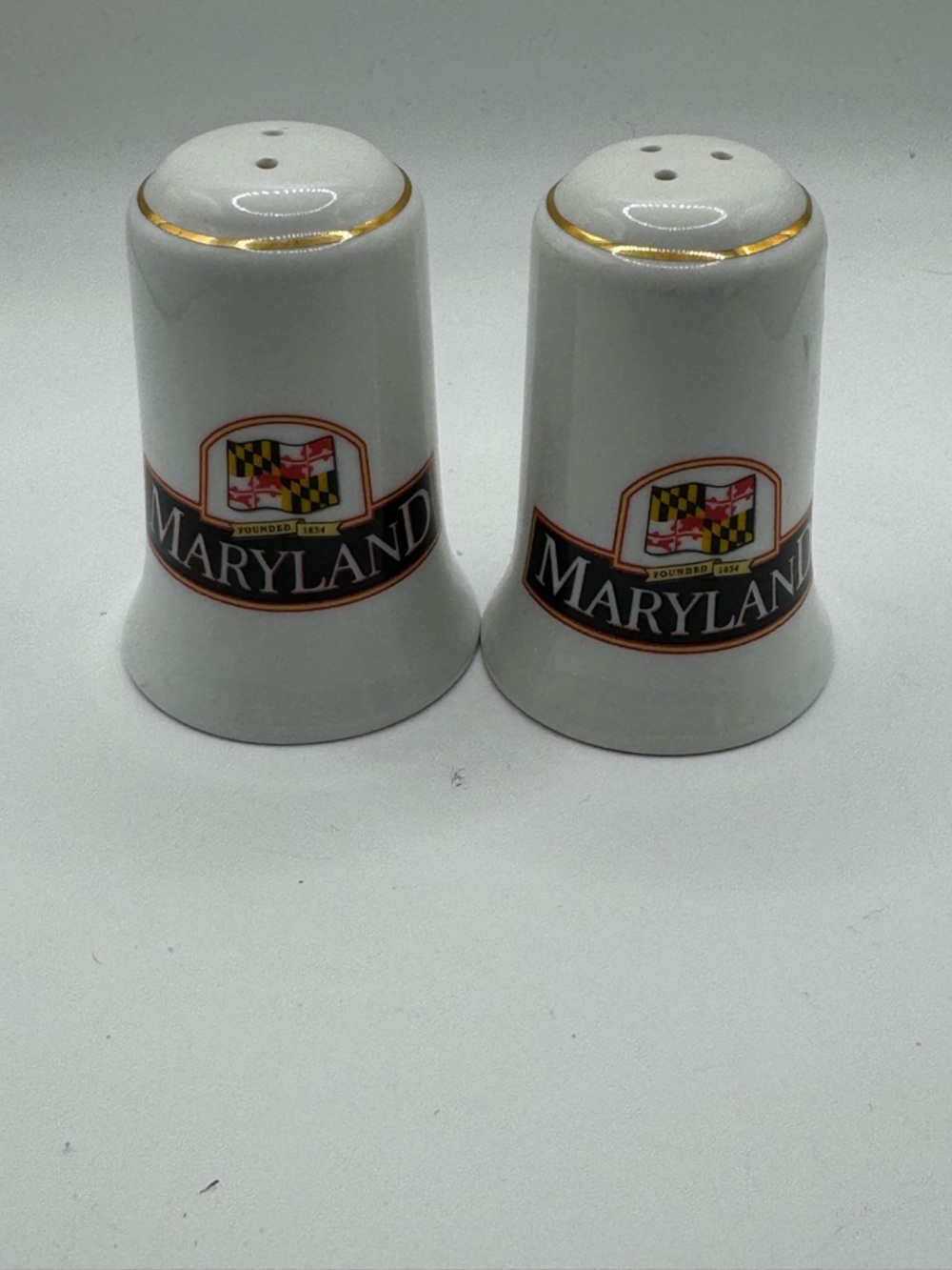 Maryland Ceramic Salt and Pepper Shaker Set with Gold Trim